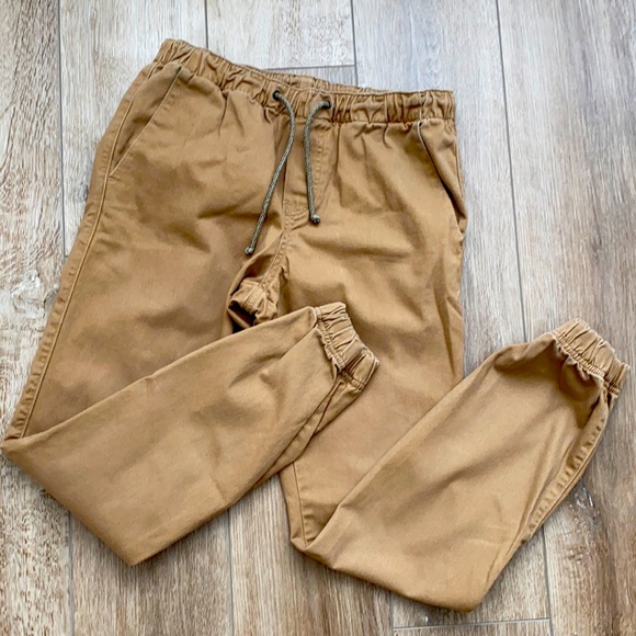 Freeworld Clothing Other - Men’s jogger khakis